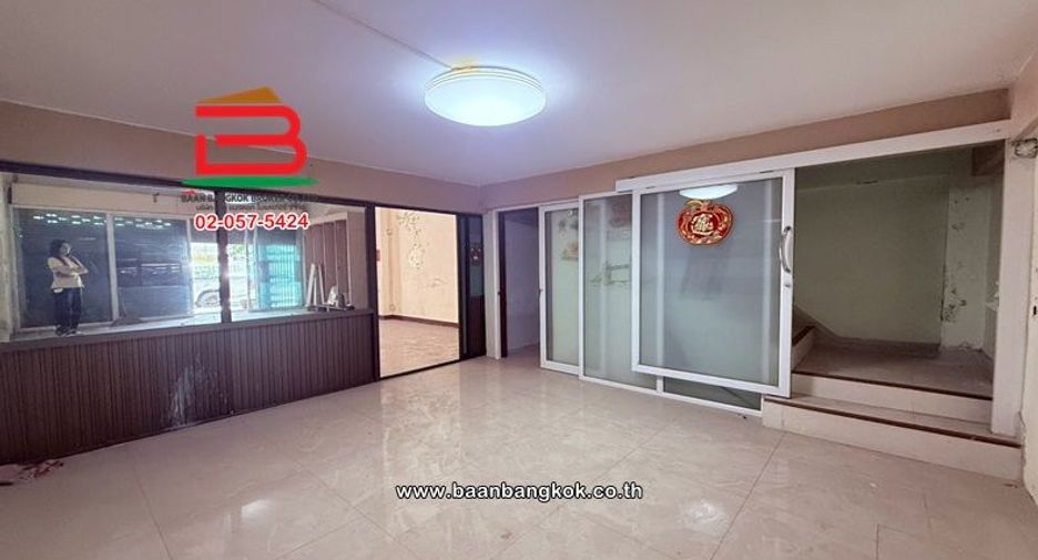 出售 4 卧室 商业空间 在 Bang Kho Laem, 曼谷