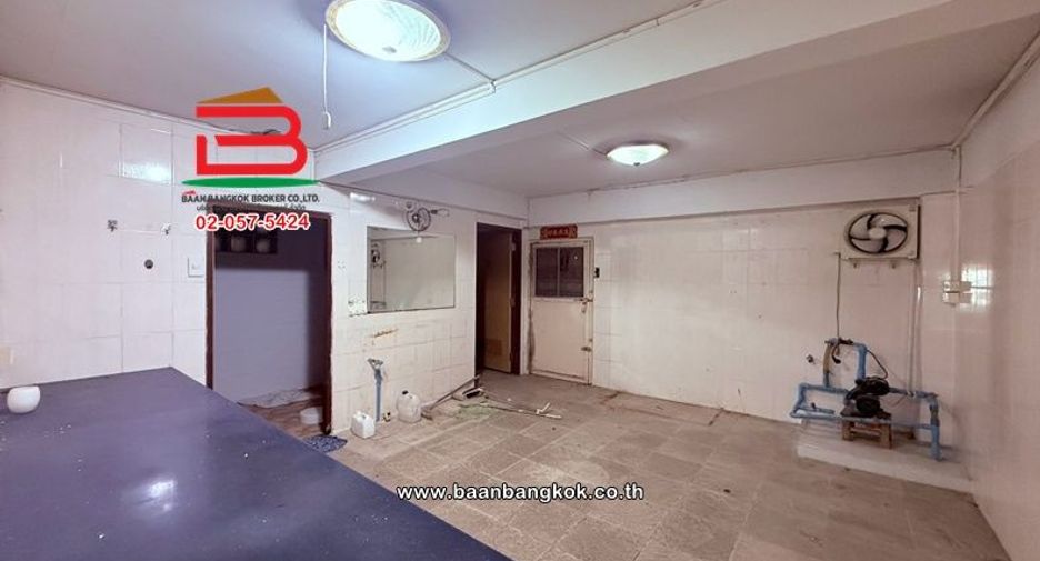 出售 4 卧室 商业空间 在 Bang Kho Laem, 曼谷