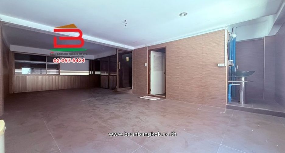 出售 4 卧室 商业空间 在 Bang Kho Laem, 曼谷