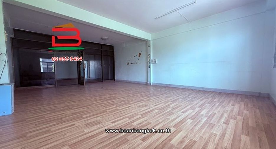 出售 4 卧室 商业空间 在 Bang Kho Laem, 曼谷