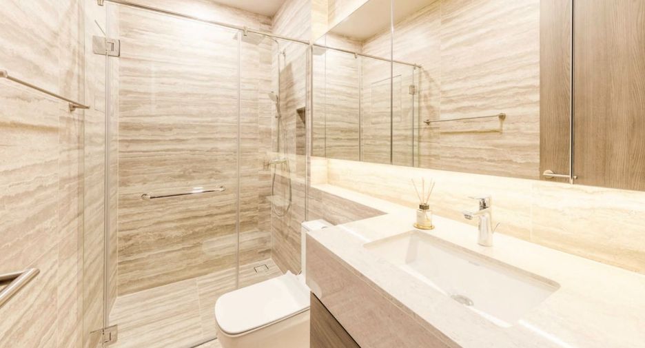 For rent 2 bedrooms condo in Khlong Toei, Bangkok