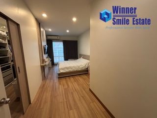 For rent 4 bedrooms townhouse in Phra Khanong, Bangkok