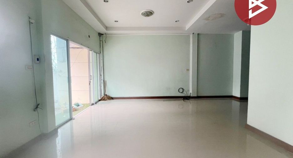 For sale studio townhouse in Krathum Baen, Samut Sakhon