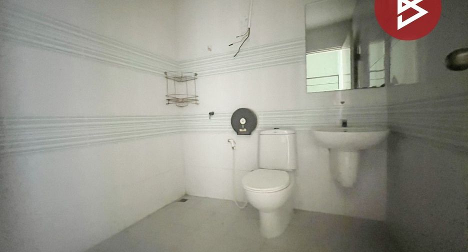 For sale studio townhouse in Krathum Baen, Samut Sakhon