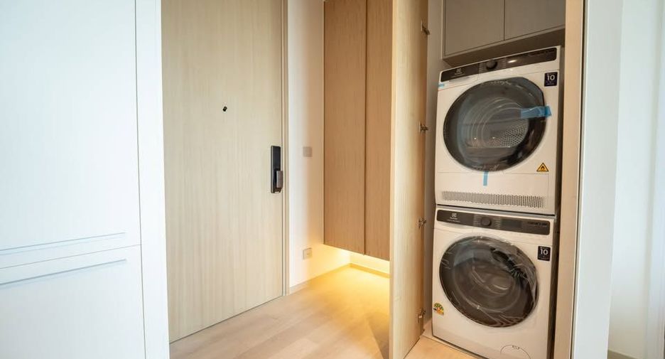 For rent 1 bed condo in Sathon, Bangkok