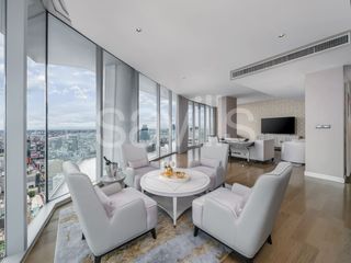 À louer 3 chambres condo à Pathum Wan, Bangkok
