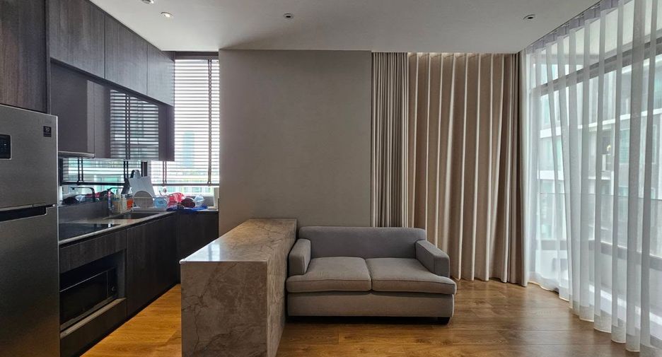 For rent 2 bedrooms condo in Watthana, Bangkok