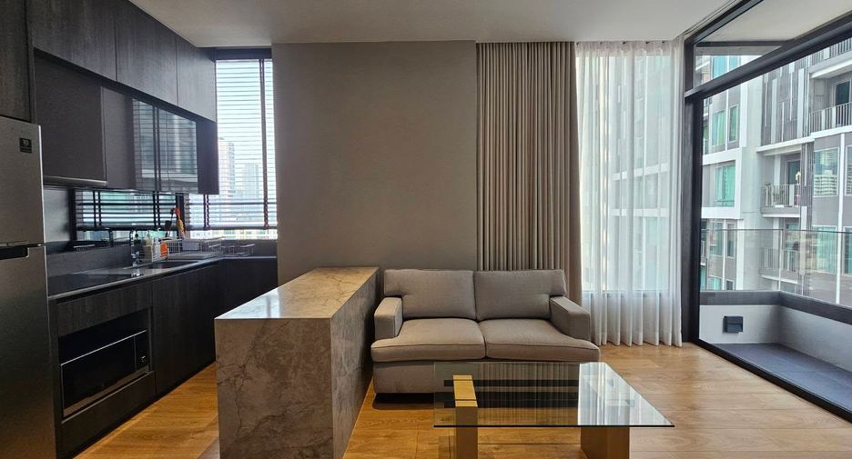 For rent 2 bedrooms condo in Watthana, Bangkok