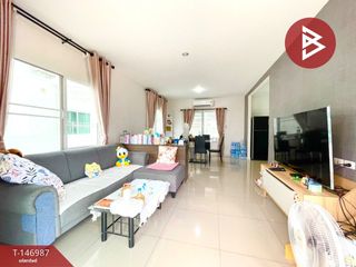 Casa adosada en venta de 3 habitaciones en Mueang Samut Sakhon, Samut Sakhon