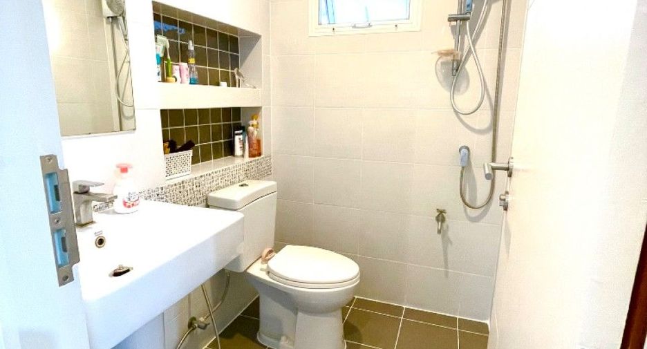 Casa adosada en venta de 3 habitaciones en Mueang Samut Sakhon, Samut Sakhon