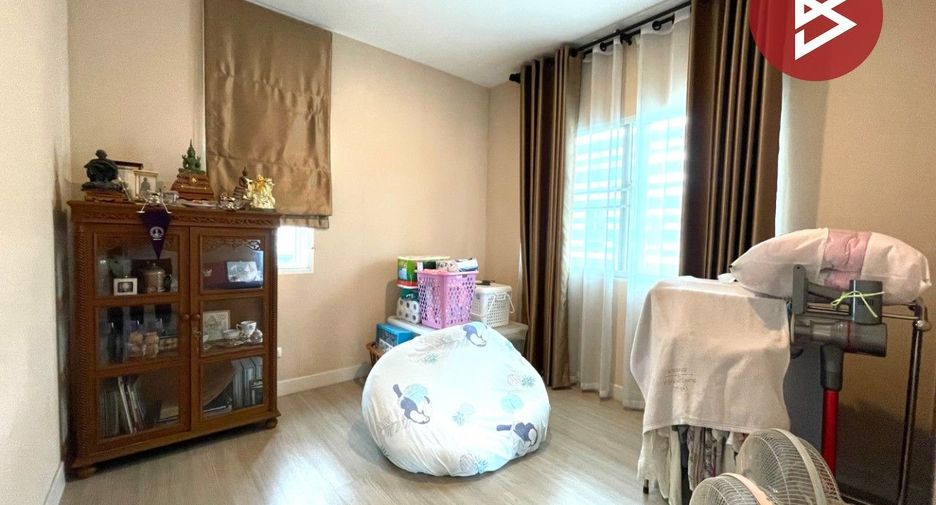 Casa adosada en venta de 3 habitaciones en Mueang Samut Sakhon, Samut Sakhon