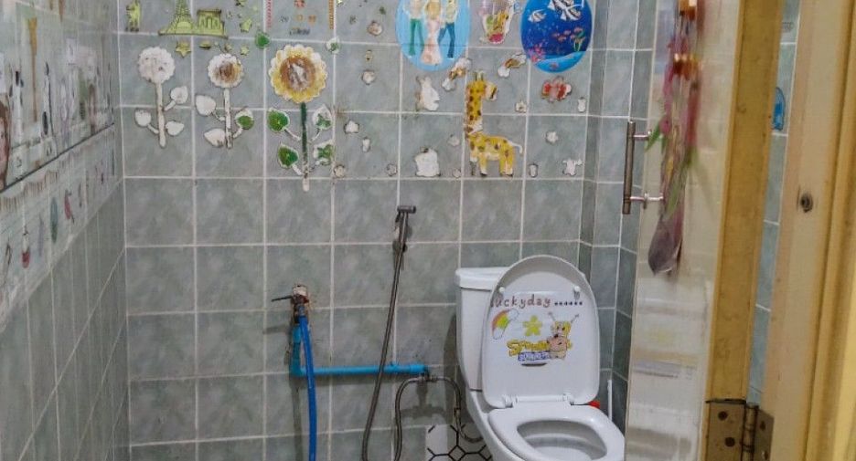 Reihenhaus zum Kauf mit 1 Zimmer in Nong Chok, Bangkok