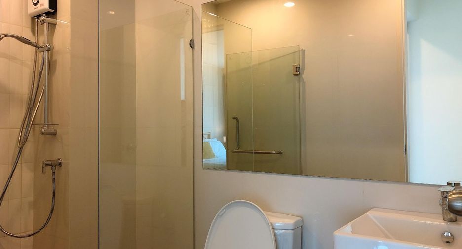 For rent 1 bed condo in Watthana, Bangkok