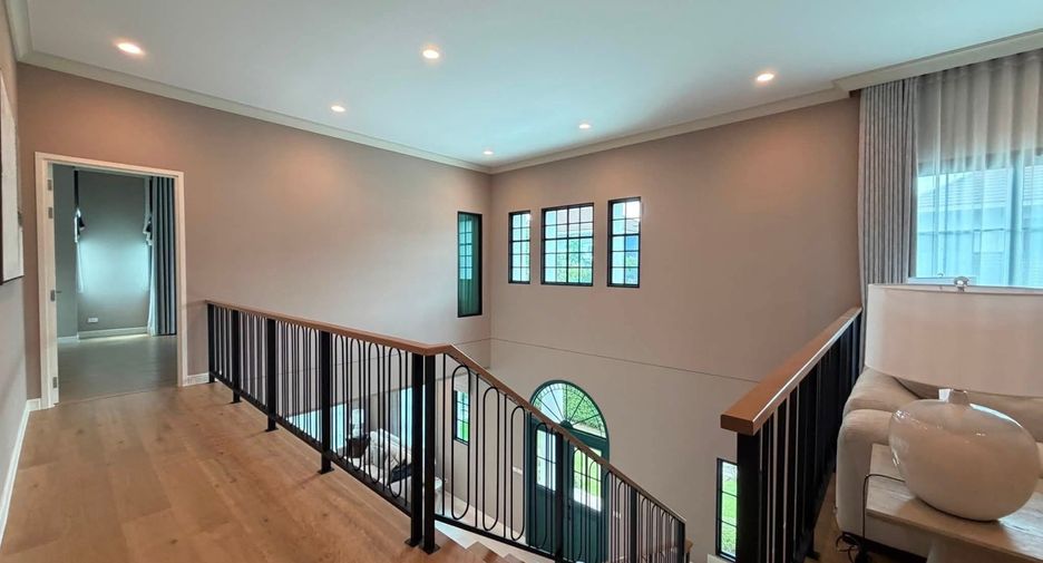 For rent 5 bedrooms house in Saphan Sung, Bangkok