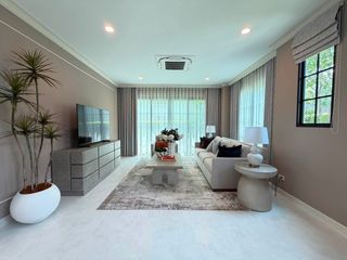 For rent 5 bedrooms house in Saphan Sung, Bangkok