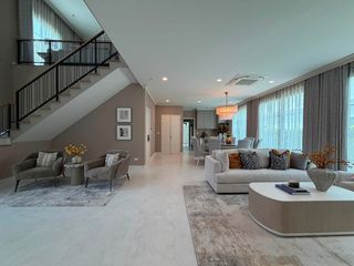 For rent 5 bedrooms house in Saphan Sung, Bangkok
