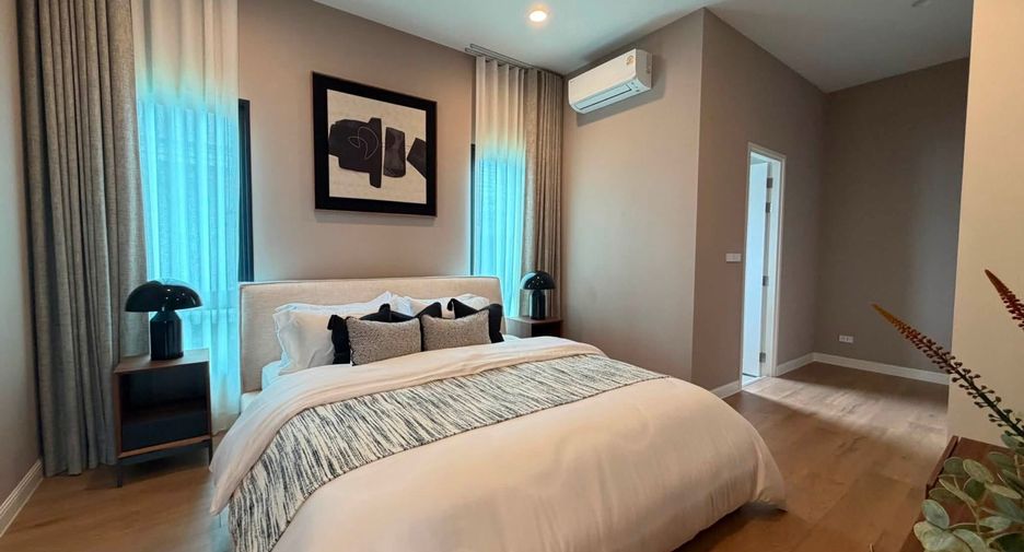 For rent 5 bedrooms house in Saphan Sung, Bangkok