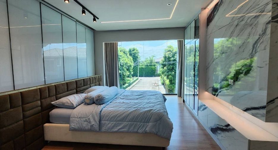 For rent 5 bedrooms house in Saphan Sung, Bangkok
