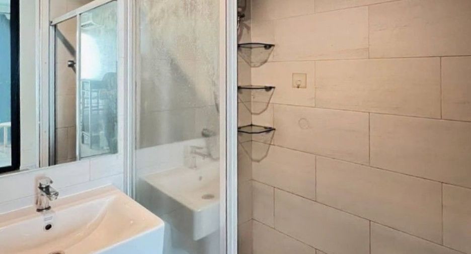 Condo en venta de 1 habitaciones en Si Racha, Chonburi