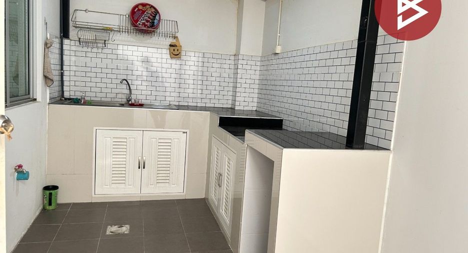 Casa adosada en venta de 3 habitaciones en Mueang Samut Sakhon, Samut Sakhon