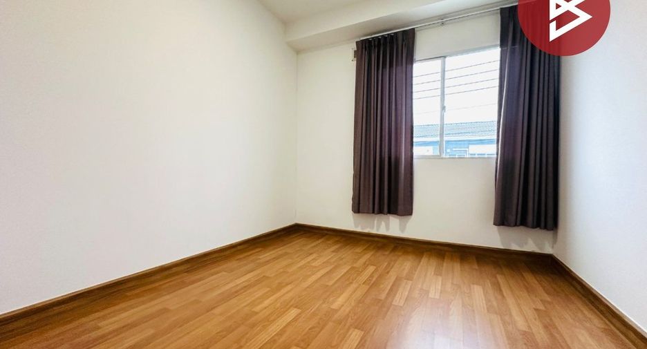 For sale 3 bedrooms townhouse in Mueang Samut Sakhon, Samut Sakhon