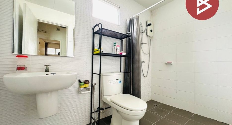 For sale 3 bedrooms townhouse in Mueang Samut Sakhon, Samut Sakhon