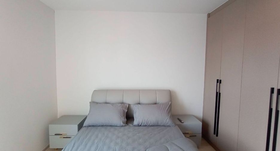 For rent 2 bedrooms condo in Pathum Wan, Bangkok
