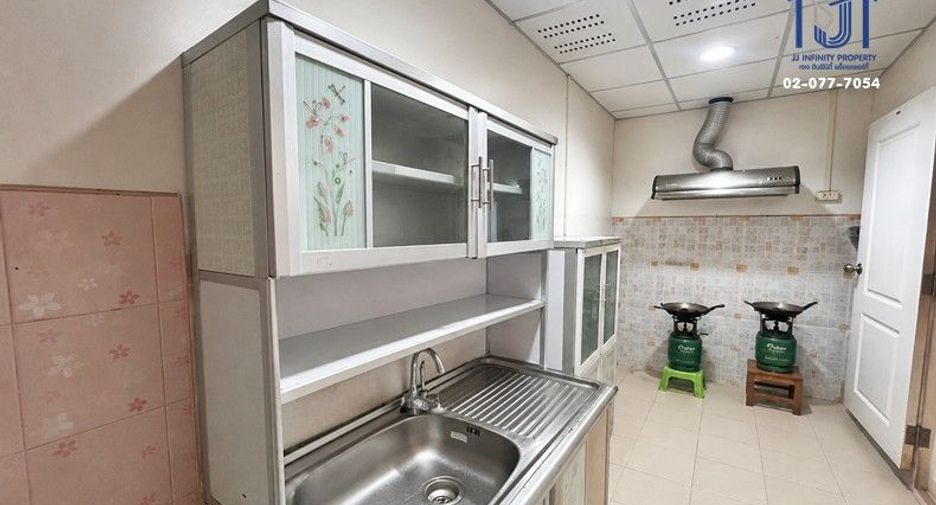 Продажа 3 спальни таунхаус в Thanyaburi, Патумтани