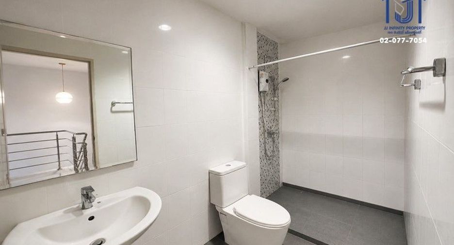 Продажа 3 спальни таунхаус в Thanyaburi, Патумтани