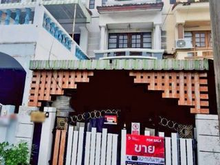 À vendre 3 chambres maison de ville à Sai Mai, Bangkok