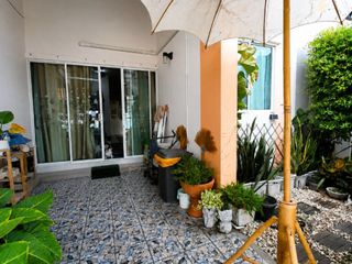 Casa adosada en venta de 2 habitaciones en Mueang Samut Sakhon, Samut Sakhon