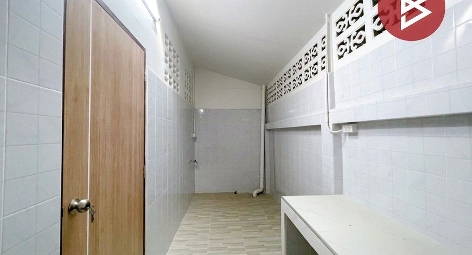 Продажа 3 спальни таунхаус в Si Racha, Чонбури