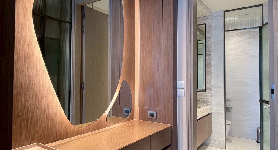 For rent 1 bed condo in Pathum Wan, Bangkok
