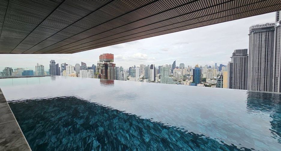 For rent 2 bedrooms condo in Watthana, Bangkok