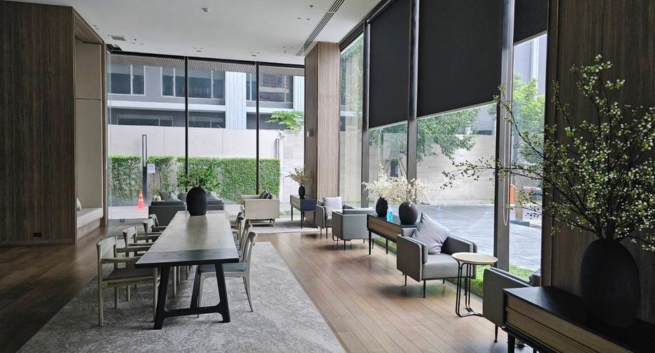 For rent 2 bedrooms condo in Watthana, Bangkok