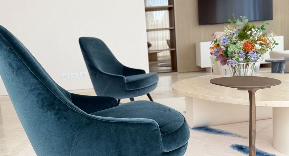 For rent 2 bedrooms condo in Pathum Wan, Bangkok
