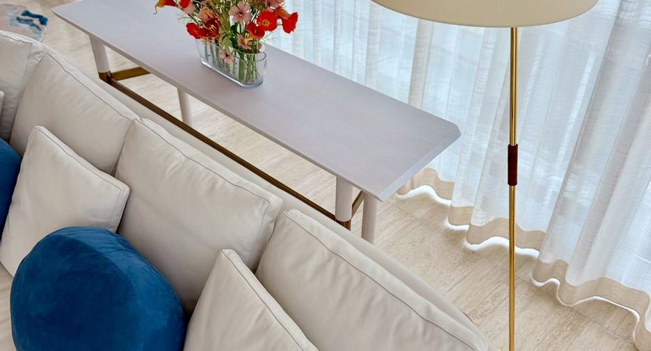 For rent 2 bedrooms condo in Pathum Wan, Bangkok