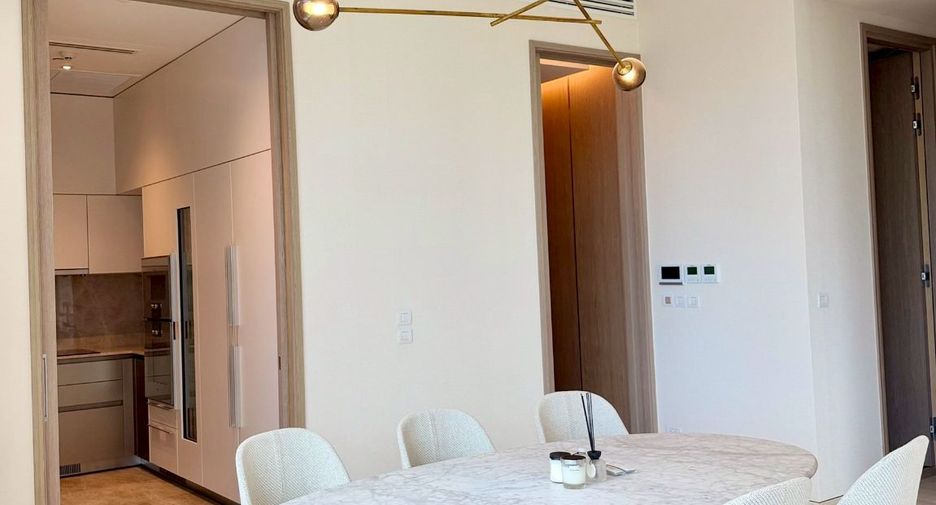 For rent 2 bedrooms condo in Pathum Wan, Bangkok