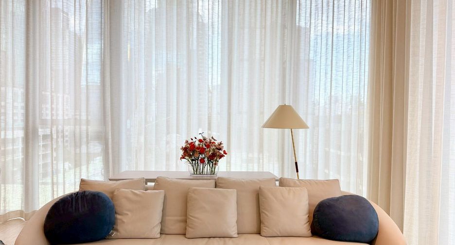 For rent 2 bedrooms condo in Pathum Wan, Bangkok