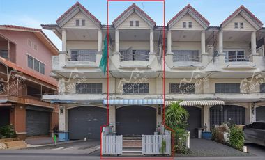 À louer et à vendre 3 chambres local commercial à Bang Bua Thong, Nonthaburi