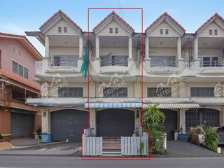 Gewerbefläche zur Miete und zum Kauf mit 3 Zimmer in Bang Bua Thong, Nonthaburi