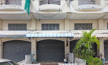 À louer et à vendre 3 chambres local commercial à Bang Bua Thong, Nonthaburi