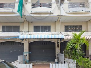 Gewerbefläche zur Miete und zum Kauf mit 3 Zimmer in Bang Bua Thong, Nonthaburi