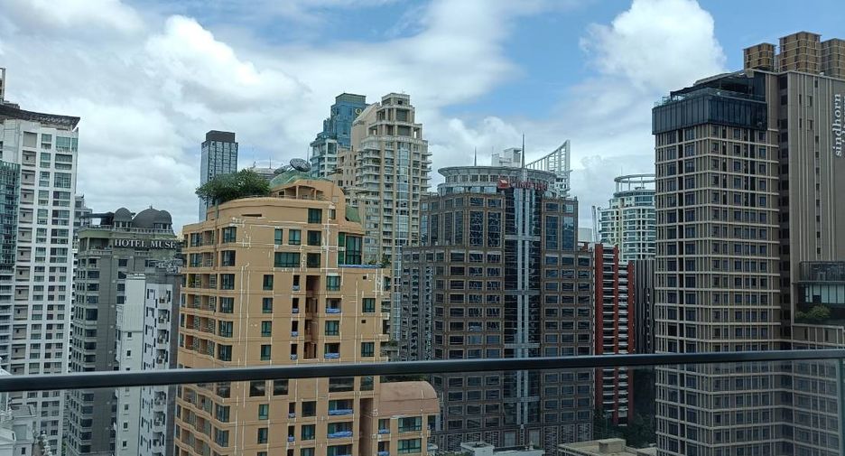 For rent 2 bedrooms condo in Pathum Wan, Bangkok