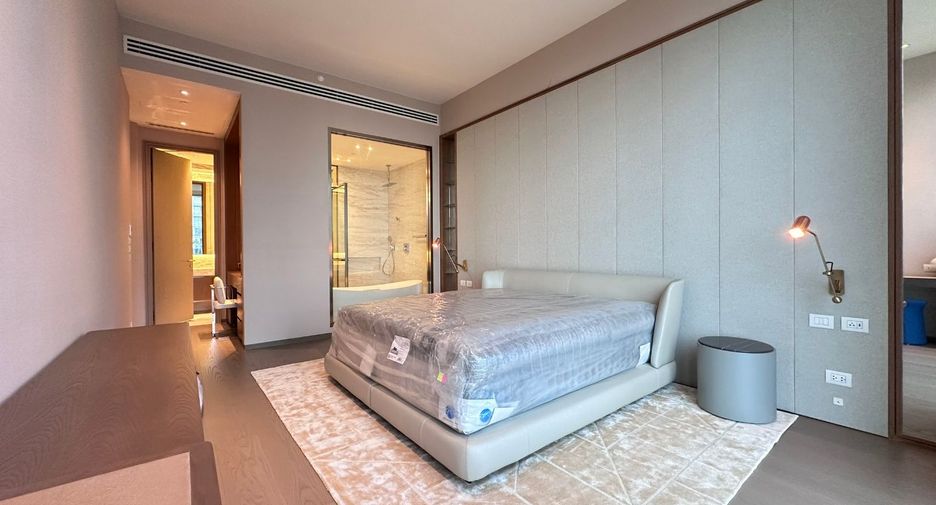 For rent 2 bedrooms condo in Pathum Wan, Bangkok