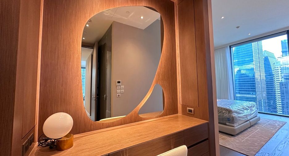 For rent 2 bedrooms condo in Pathum Wan, Bangkok