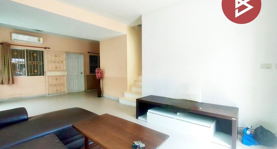 For sale 3 bedrooms townhouse in Mueang Pathum Thani, Pathum Thani