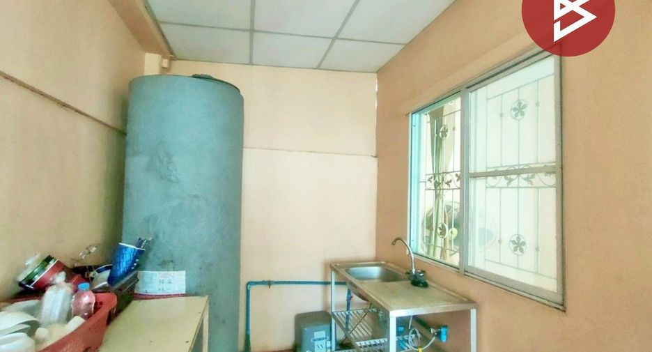 For sale 3 bedrooms townhouse in Mueang Pathum Thani, Pathum Thani