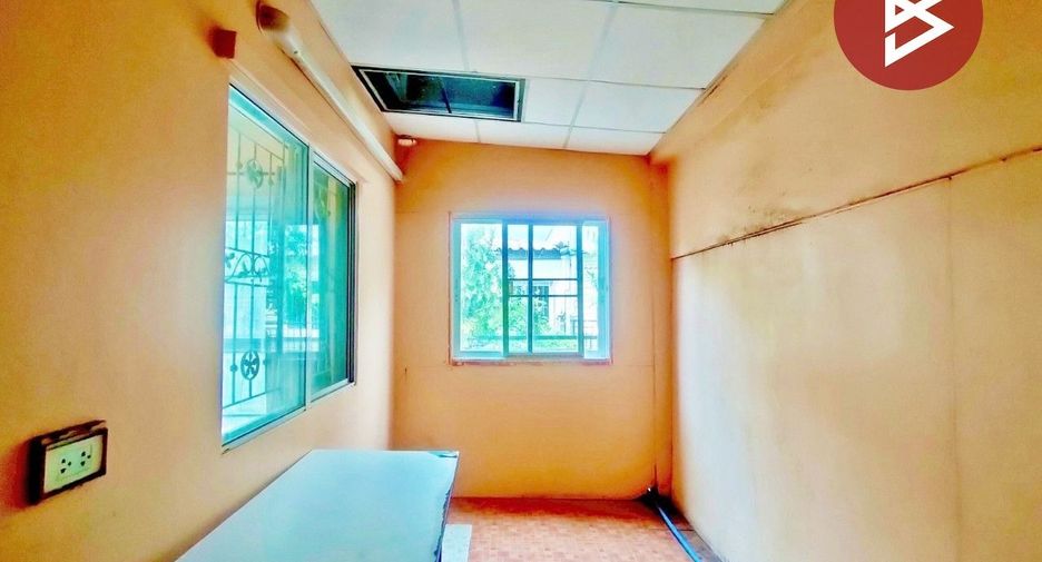 For sale 3 bedrooms townhouse in Mueang Pathum Thani, Pathum Thani