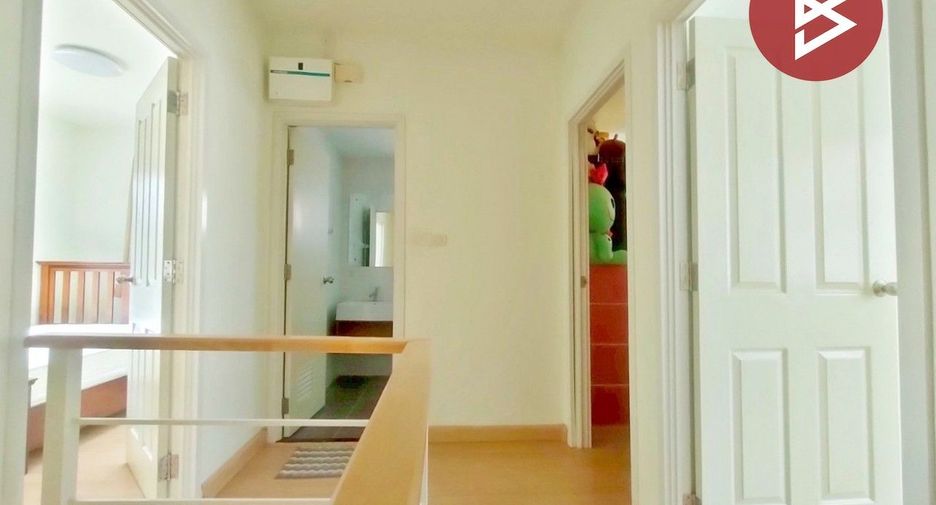 For sale 3 bedrooms townhouse in Mueang Pathum Thani, Pathum Thani